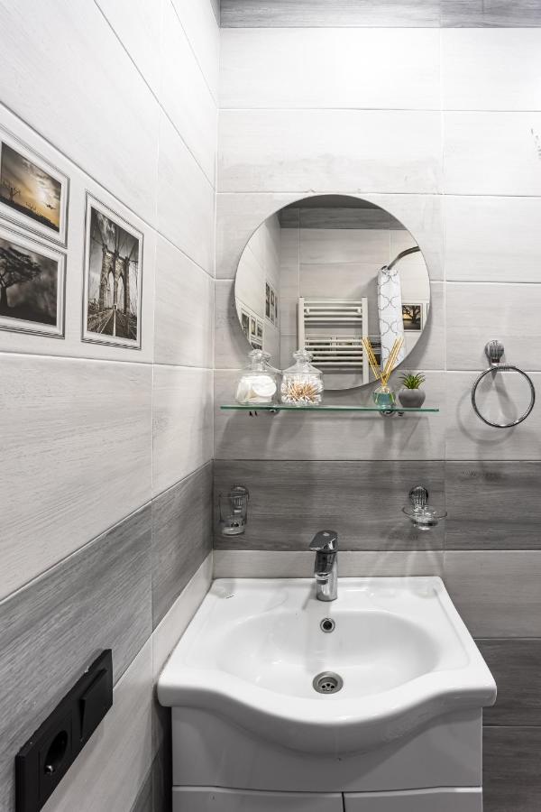 Hotelise I Tonic Apartment Yerevan Ngoại thất bức ảnh